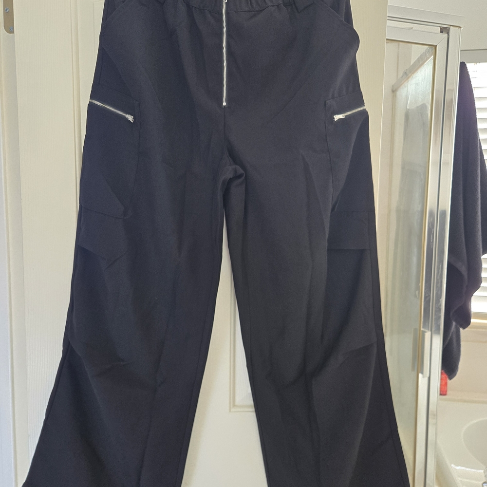 HYFVE Women's Black Joggers with Zipper Pockets